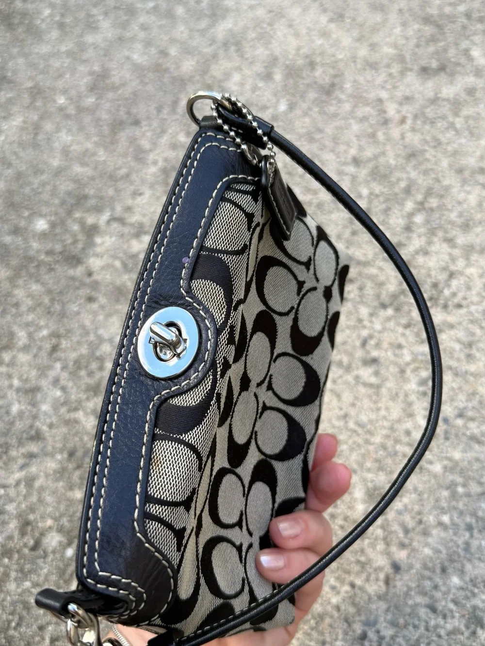 Coach Black Tan Signature Canvas Wristlet Turn Lock Clutch Y2K